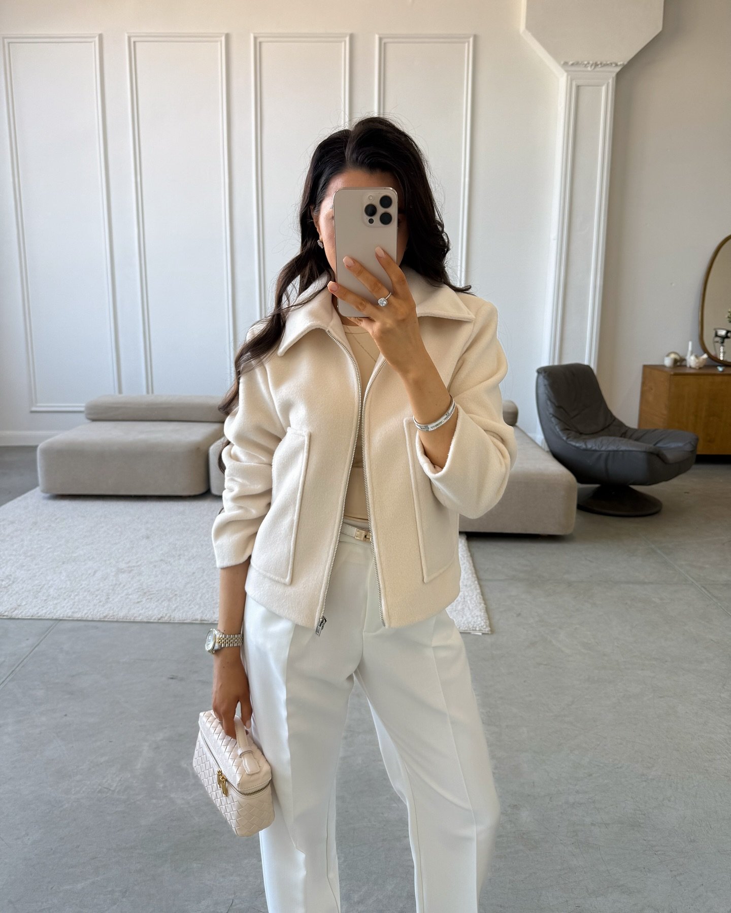 Бомбер пальтовий з акцентними кишенями Колір: Світлий беж; Розмір: С