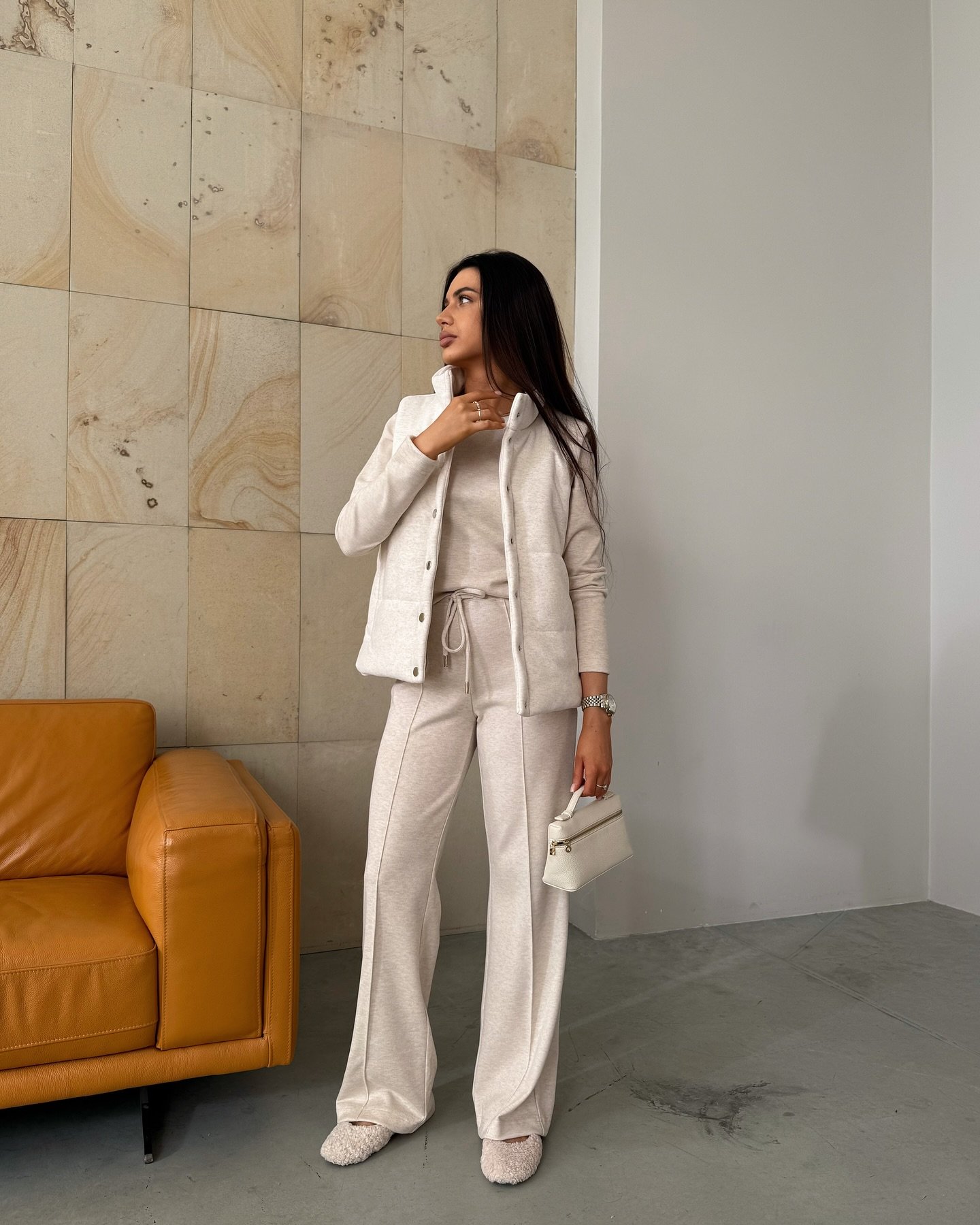 Жилет з кнопками Колір: Світлий беж