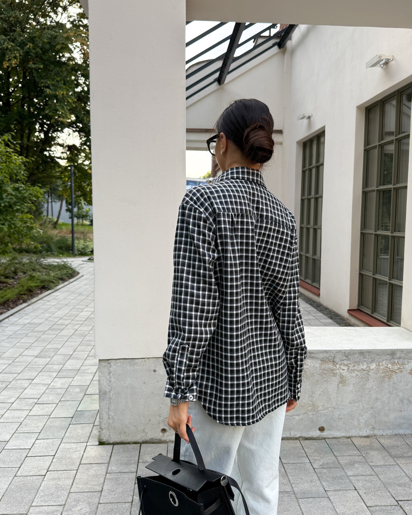 Сорочка костюмна Колір: Чорно-білий