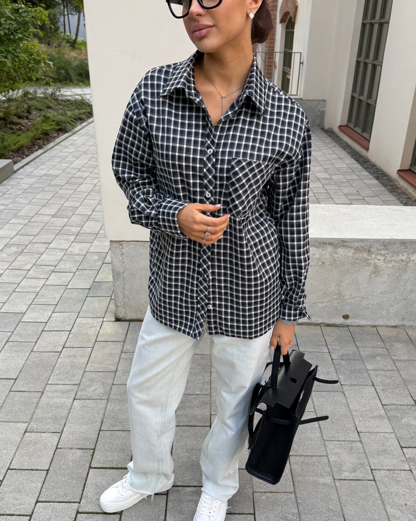 Сорочка костюмна Колір: Чорно-білий