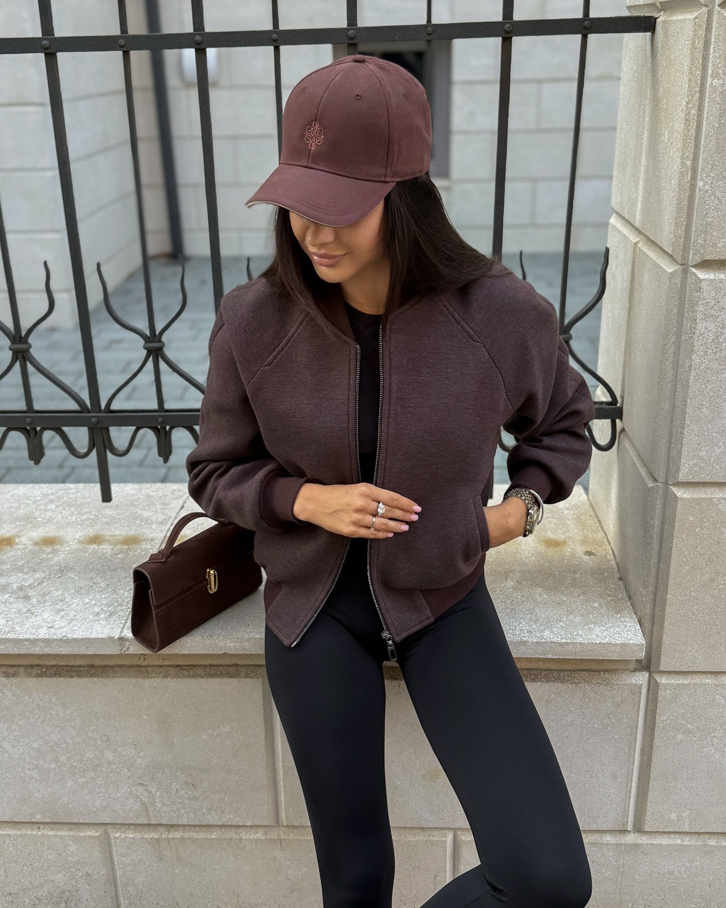 Бомбер реглан Колір: Коричневий; Розміри: Хс