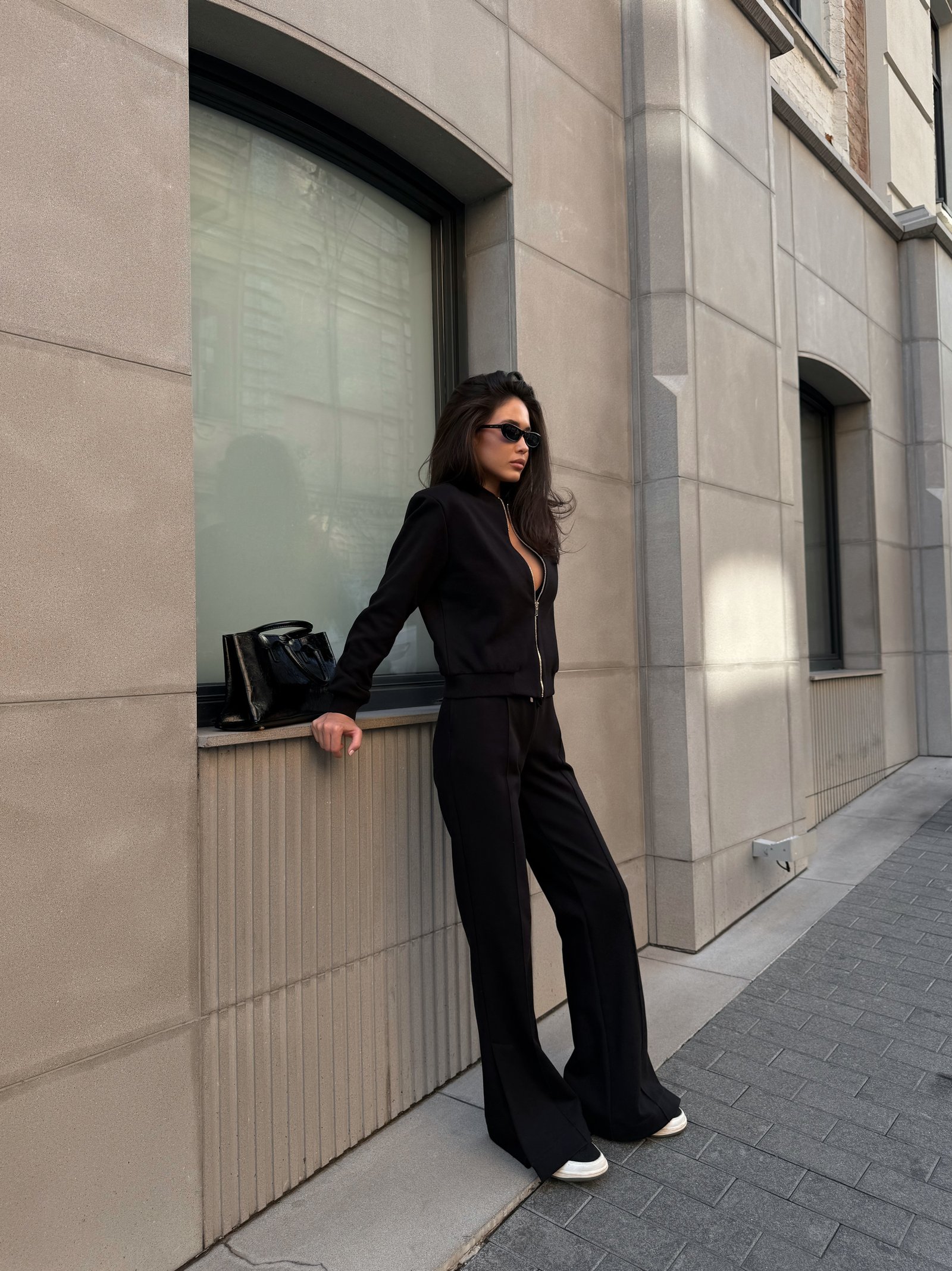 Бомбер до костюму шліца Колір: Чорний; Розмір: С-М